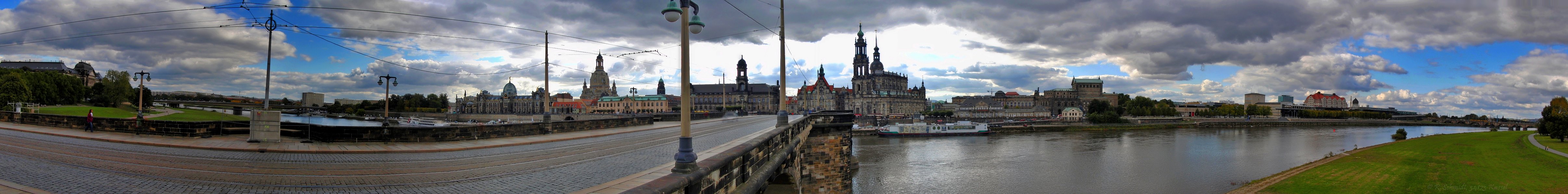Panorama - Auf der Augustusbrücke in Dresden 1